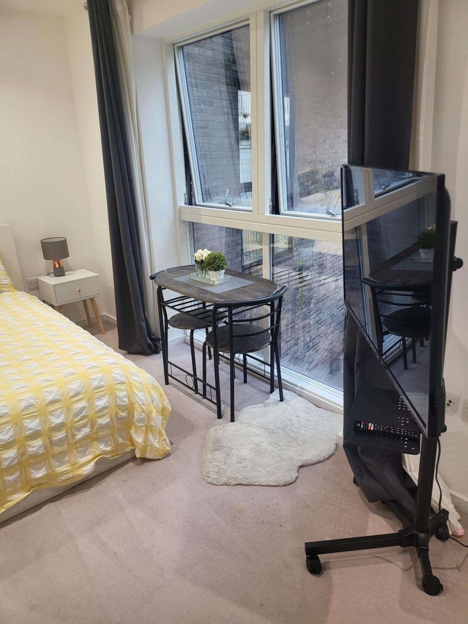 Kayz Lodge- Luxury Ensuite-Private & Shared Accommodation In A New House At The Olympic Village Overlooking Stratford Westfield And Tube Station Londres Exterior foto