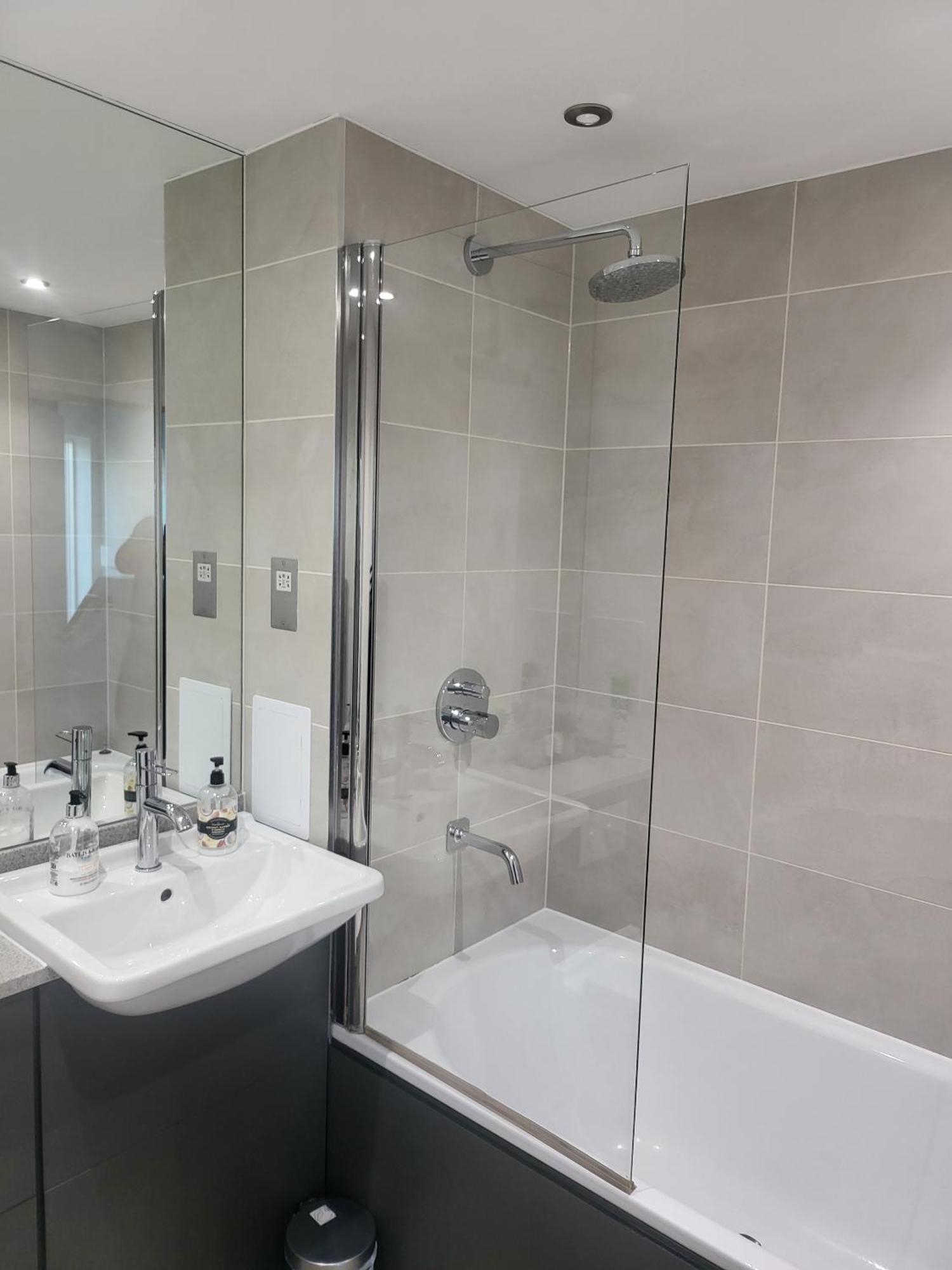 Kayz Lodge- Luxury Ensuite-Private & Shared Accommodation In A New House At The Olympic Village Overlooking Stratford Westfield And Tube Station Londres Habitación foto