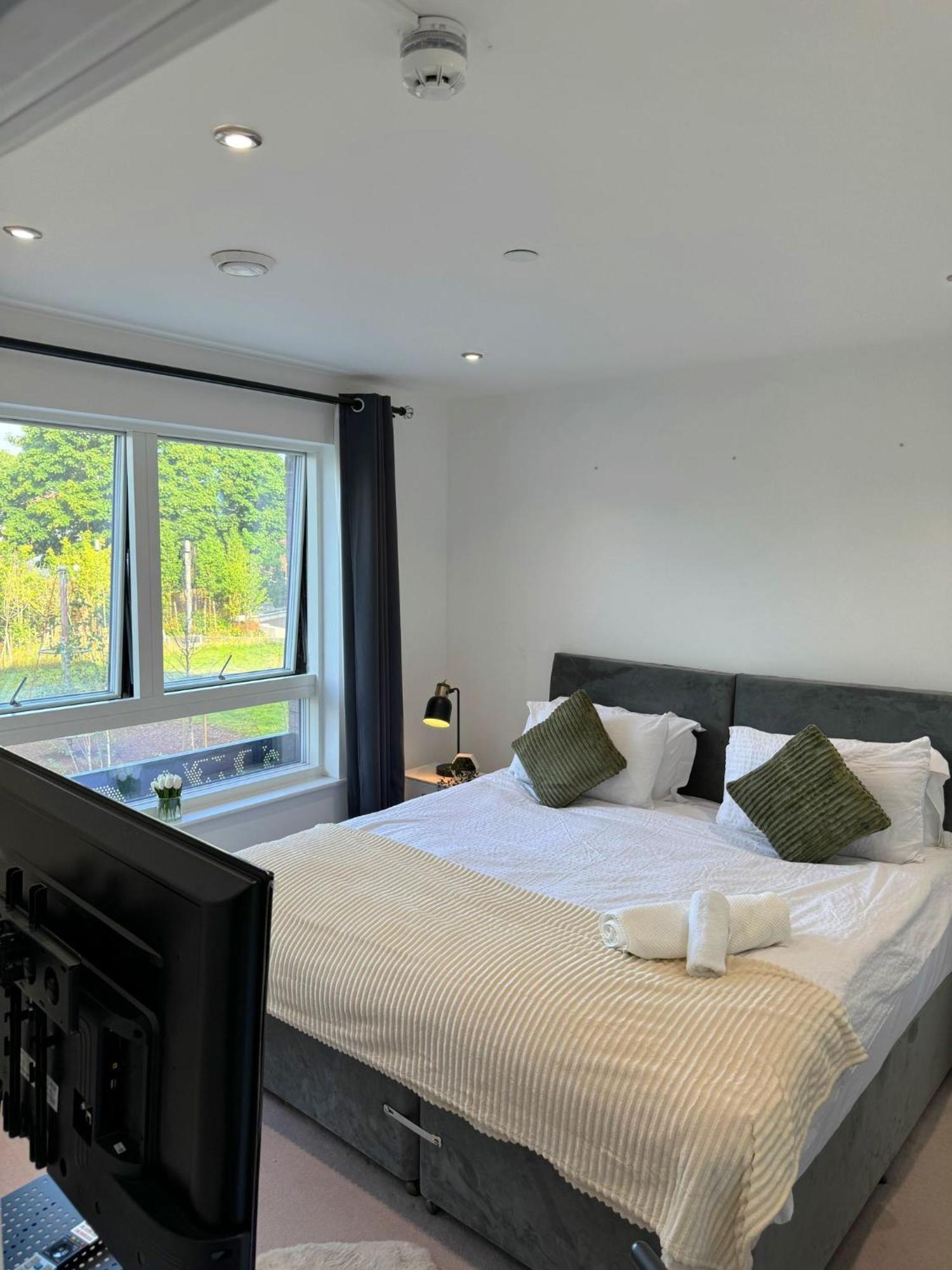 Kayz Lodge- Luxury Ensuite-Private & Shared Accommodation In A New House At The Olympic Village Overlooking Stratford Westfield And Tube Station Londres Exterior foto